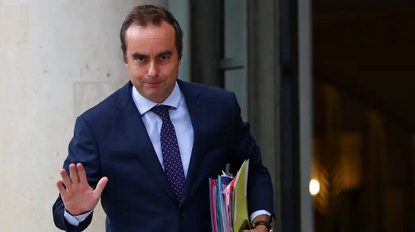 Премьера Франции Лекорню обвинили во лжи о магистерском дипломе