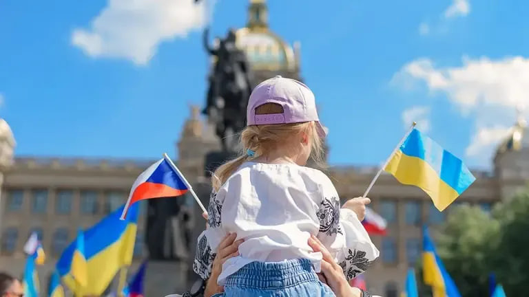 Українські біженці принесли Чехії вдвічі більше грошей, ніж держава витратила на них