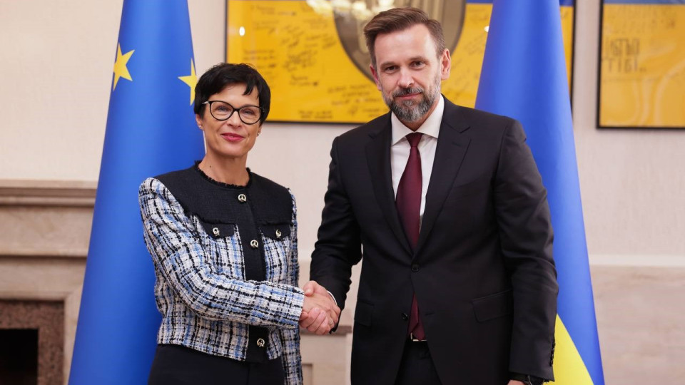 Заступник голови ОП Микита обговорив з єврокомісаркою Кос та послом ЄС Матерновою виконання законодавства про нацспільноти
