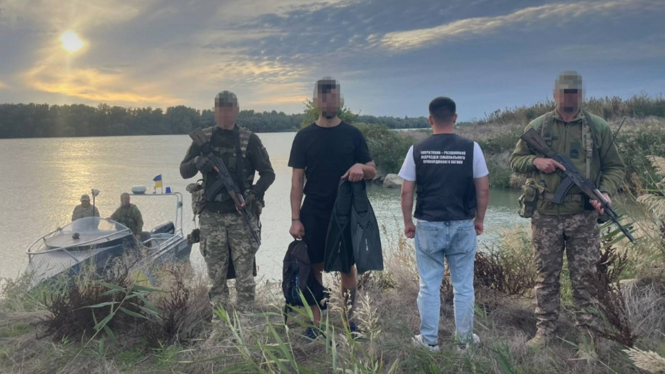 На Дунаї не клюнуло – прикордонники затримали порушника, який прикинувся під рибалку