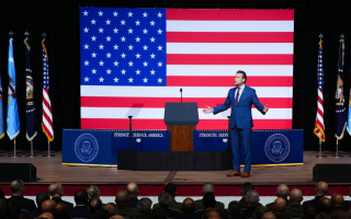 Гегсет заявив, що забороняє генералам бути товстими, носити довге волосся та бороду