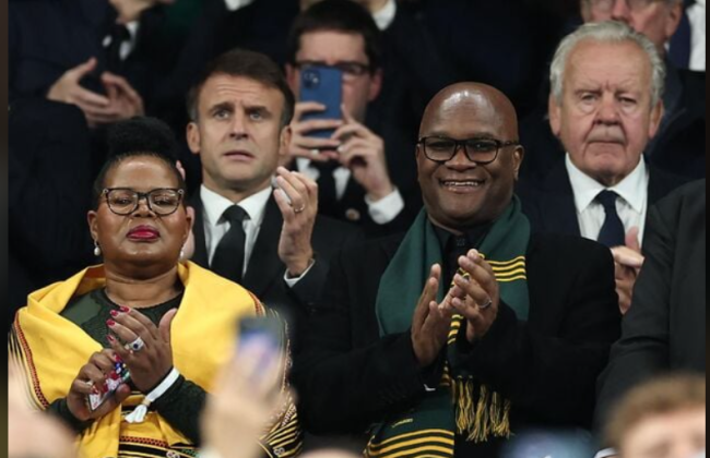 Посол Южной Африки во Франции мог выброситься с 22-го этажа отеля в Париже, — Le Parisien