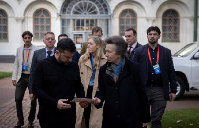 В Киев с неанонсированным визитом приехала принцесса Анна, фото