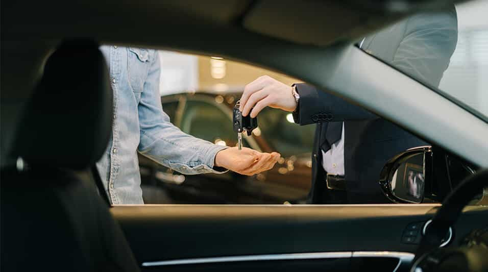 Продавці вживаних авто тепер можуть торгувати транспортними засобами без перереєстрації на себе