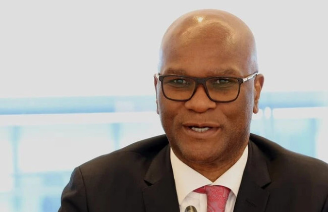 В Париже под отелем нашли мертвым посла ЮАР во Франции Нкосинати Мтетву