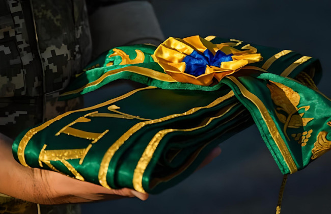 Шесть воинских подразделений награждены почетными знаками «За мужество и отвагу»