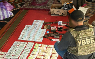 На Буковине разоблачили группу перевозчиков уклонистов в Румынию, у которых нашли оружие и внедорожники