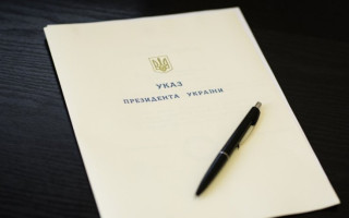 Зеленский присвоил генеральские звания руководителям ГСЧС и полиции