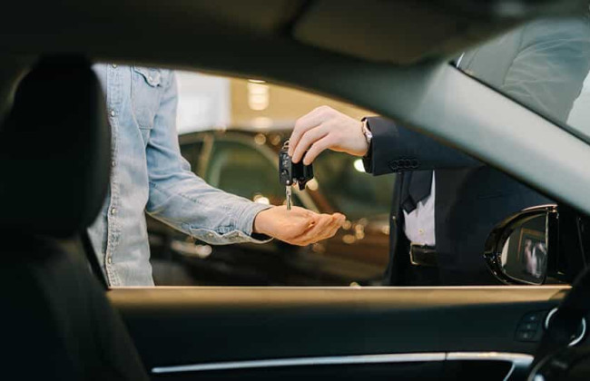 Продавцы подержанных авто теперь могут торговать транспортными средствами без перерегистрации на себя