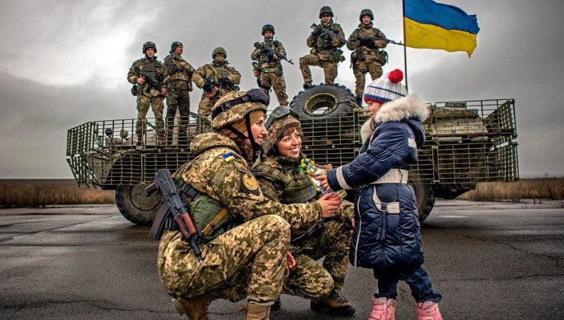 З Днем Захисників і Захисниць України — красиві привітання у віршах, прозі та листівках