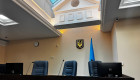 Помощник судьи работает в режиме ненормированного рабочего времени, а в случае необходимости осуществляет полномочия секретаря судебного заседания – новая должностная Инструкция помощника судьи ВАКС