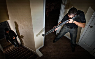 Лицо имеет право на необходимую оборону, независимо от возможности избежать общественно опасного посягательства или обратиться за помощью – Верховный Суд