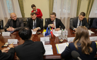 Глава НАПК Виктор Павлущик на встрече с еврокомиссаром Мартой Кос заявил, что политическая нейтральность НАПК – залог доверия