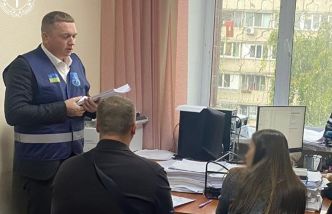 Чиновника Голосеевской РГА подозревают в хищении 1 млн грн на ремонте укрытия