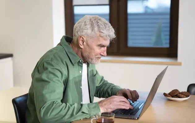 Правительство дало дополнительное время получателям государственных выплат для прохождения физической идентификации