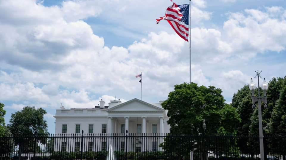 В США готовятся к массовым сокращениям в федеральных агентствах из-за шатдауна — CNN