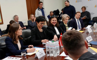 В Еврокомиссии считают, что Украина может продолжать проводить реформы, не дожидаясь официальных шагов от ЕС по вступлению