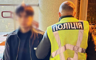 У Києві чоловік побив дівчину, яка не була схожа на фото із сайту знайомств