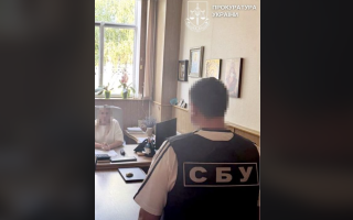 Директорка підприємства з Чернігівщини фіктивно оформлювала знайомих чоловіків «на роботу», щоб ті уникли мобілізації