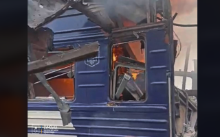 Россияне ударили по пассажирскому поезду Шостка-Киев, пострадали люди