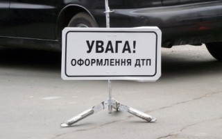 В Хмельницкой области водитель фургона наехал на молодого человека, лежавшего на проезжей части