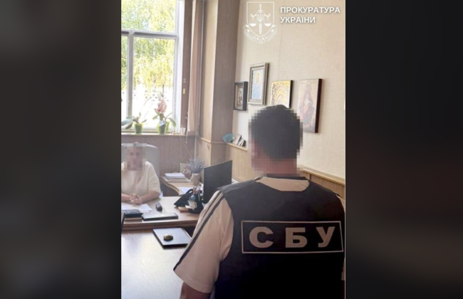 Директор предприятия из Черниговской области фиктивно оформляла знакомых мужчин «на работу», чтобы они избежали мобилизации