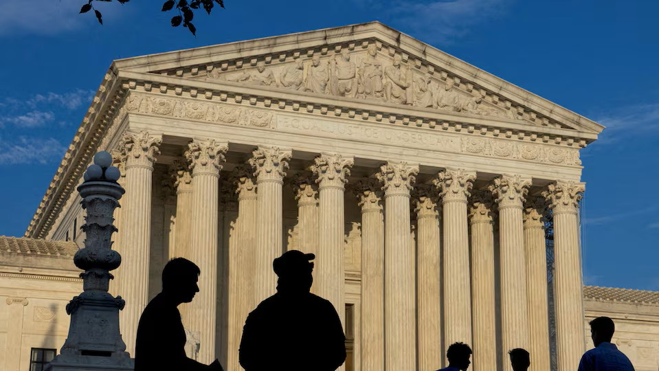Верховний суд у США вирішує, чи можна забороняти адвокату спілкуватися з клієнтом під час судових перерв