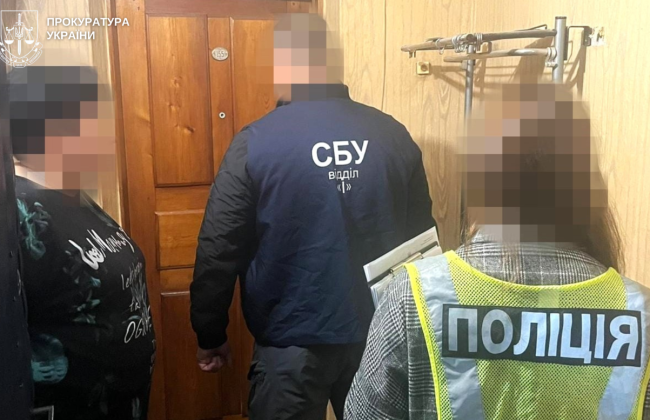 22 тисячі доларів за «допомогу» з інвалідністю: на Хмельниччині викрили шахрайську схему