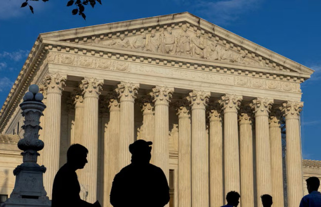 Верховний суд у США вирішує, чи можна забороняти адвокату спілкуватися з клієнтом під час судових перерв