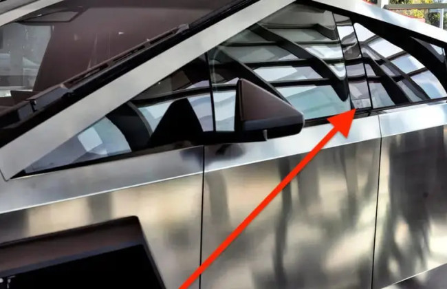 Сім’ї загиблих у Tesla Cybertruck подали позови до суду через небезпечні конструкції дверей