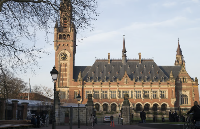 В Гааге суд оставил в силе запрет на рекламу бензиновых автомобилей — это первый подобный случай в мире