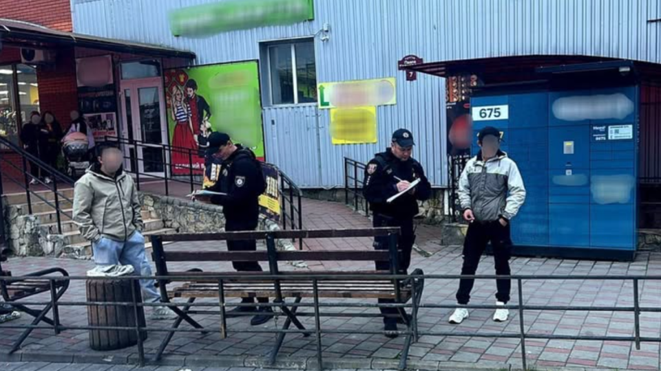 У Вінниці біля торгового центру чоловік вистрілив 21-річному хлопцю в обличчя — його затримали
