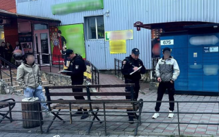 В Виннице у торгового центра мужчина выстрелил 21-летнему парню в лицо — его задержали