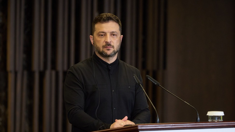 Зеленський доручив перевірити правдивість звітів з областей після атак РФ