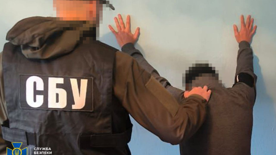 В Запорожье контрактник ВСУ в СЗЧ с женой продавал гуманитарную помощь для ВСУ