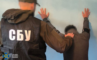 В Запорожье контрактник ВСУ в СЗЧ с женой продавал гуманитарную помощь для ВСУ