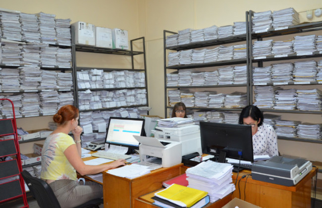 Зарплата працівників апаратів судів та помічників суддів у 2025 році – ДСА повідомила про розміри зарплат