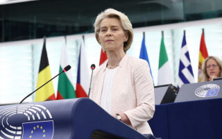 Европарламент заслушает вопрос об очередном вотуме недоверия главе Еврокомиссии Урсуле фон дер Ляйен