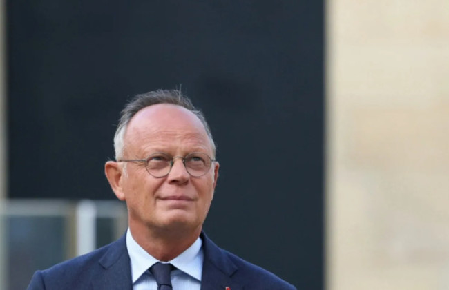 Бывший премьер-министр Франции Филип заявил, что Макрон должен уйти в отставку