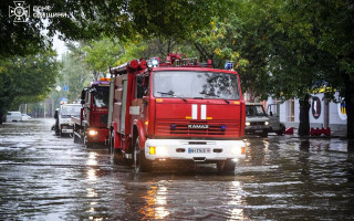 Синоптики попереджають про сильні дощі та вітер на Одещині