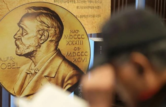 Нобелевскому лауреату по медицине Фреду Рамсделлу не могут сообщить о победе — он ушел в горы