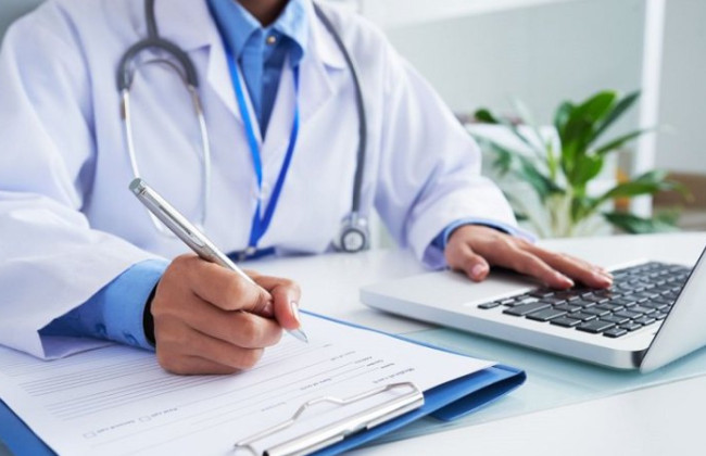 В Гоструда объяснили, кто имеет право на оплату больничного