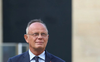 Бывший премьер-министр Франции Филип заявил, что Макрон должен уйти в отставку