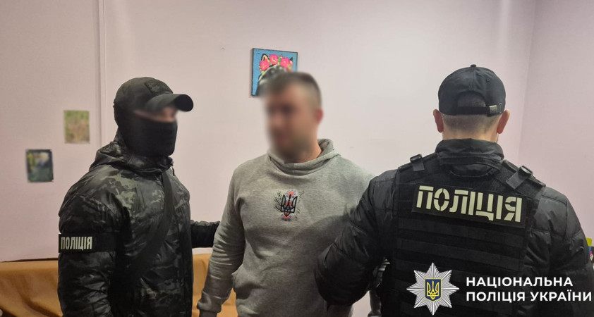 «Бізнес на тверезості» — у Києві затримали лікаря-нарколога, який підробляв результати аналізів
