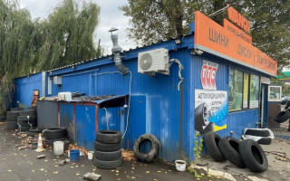 У Києві демонтували СТО, яке «виросло» удвічі від заявлених розмірів на папері – фото