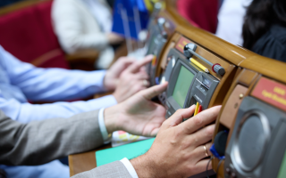 Депутаты одобрили законопроект, по которому органы госнадзора смогут требовать от предпринимателей полной остановки производства или реализации продукции