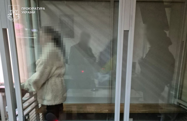 Женщина из Днепра втянула сына во «взрослые видео» и отдала ребенка иностранцу для развращения