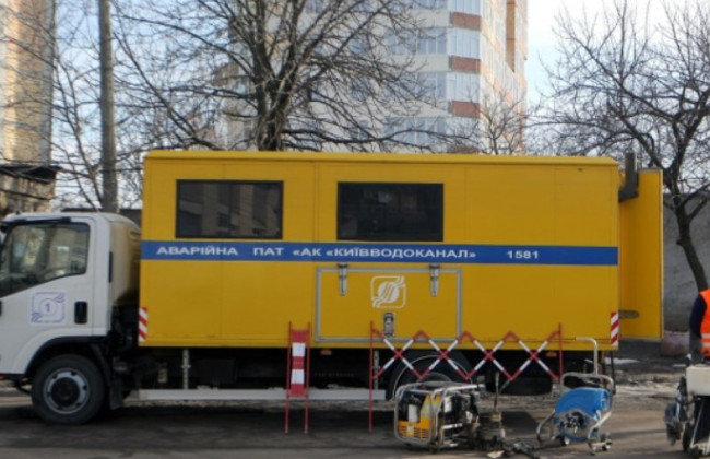 У Шевченківському районі Києва стався прорив трубопроводу