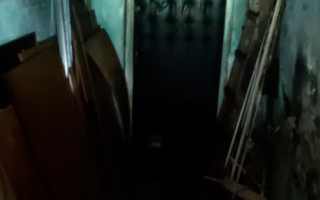 У Києві троє дітей підпалили під’їзд багатоповерхівки під час гри з вогнем — фото