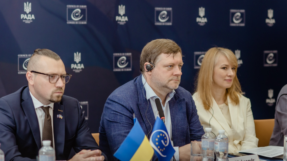 Главы местных госадминистраций станут госслужащими и будут отбираться по конкурсу – комитет рекомендовал законопроект